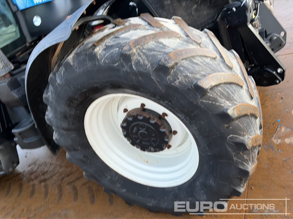 Farm tractor New Holland T7030: picture 7