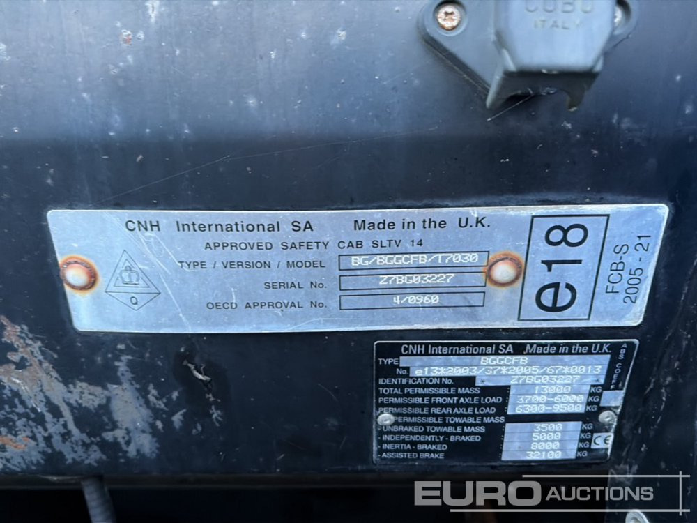 Farm tractor New Holland T7030: picture 37