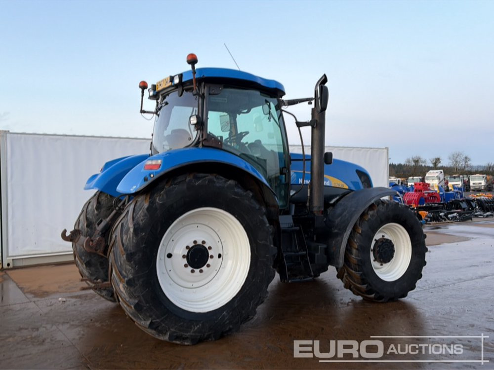 Farm tractor New Holland T7030: picture 39
