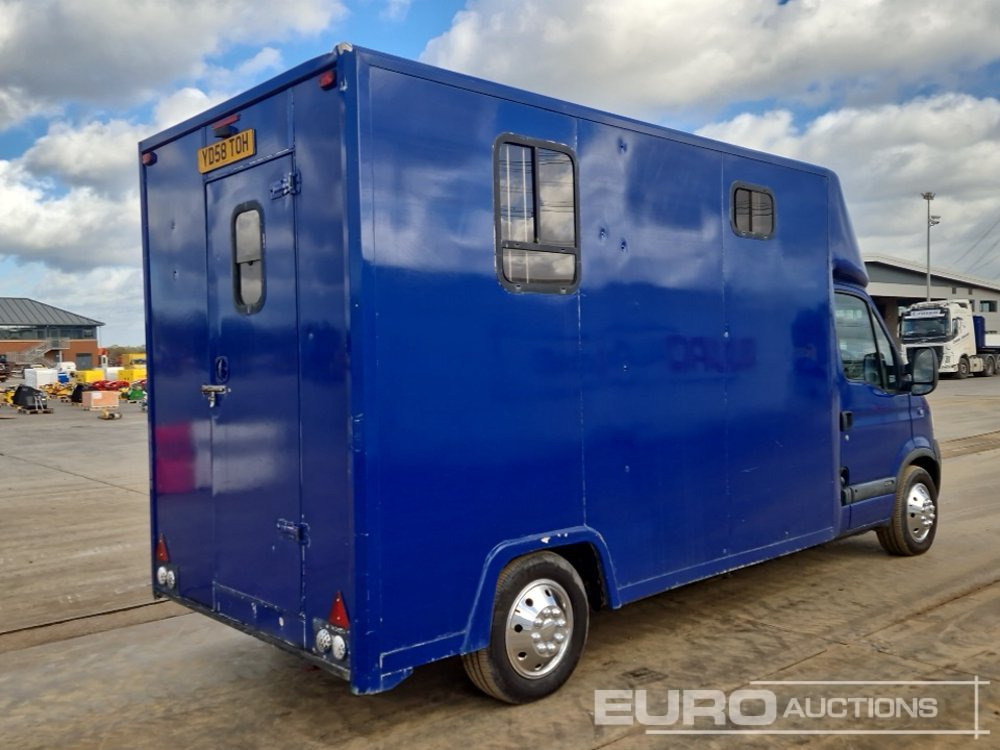 Nissan Interstar - Closed box van: picture 5 Nissan Interstar - Closed box van: picture 5