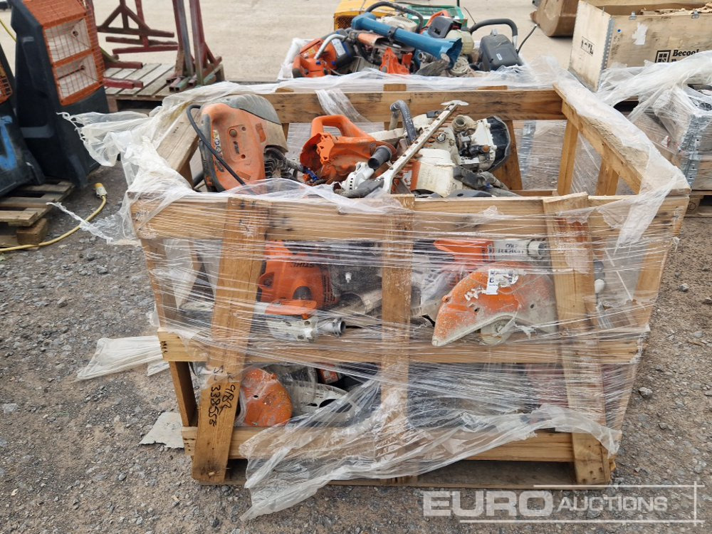 Pallet of Stihl Consaws, Pole Saw Head & Engine (Spares) - Construction equipment: picture 2 Pallet of Stihl Consaws, Pole Saw Head & Engine (Spares) - Construction equipment: picture 2