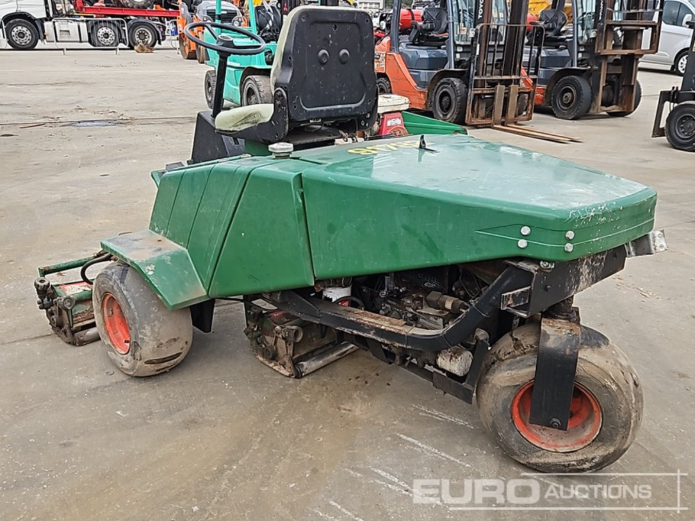 Ransomes 3 Gang Petrol Ride on Lawnmower (Non Runner) - Garden mower: picture 3 Ransomes 3 Gang Petrol Ride on Lawnmower (Non Runner) - Garden mower: picture 3