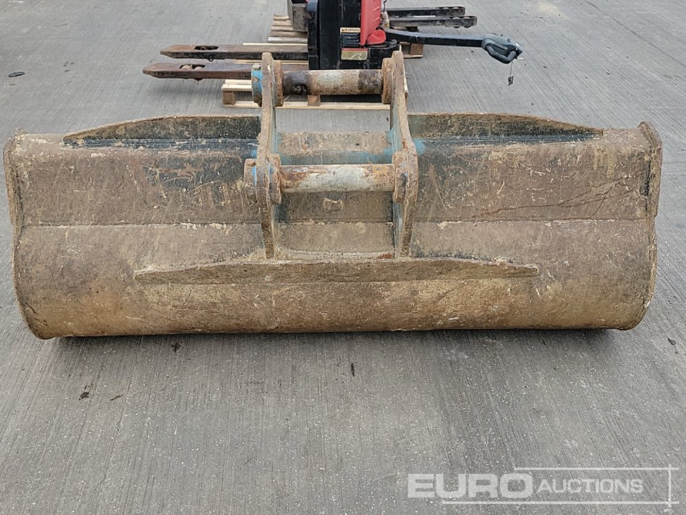 Rhinox 84" Ditching Bucket 80mm Pin to suit 20 Ton Excavator - Bucket: picture 4 Rhinox 84" Ditching Bucket 80mm Pin to suit 20 Ton Excavator - Bucket: picture 4