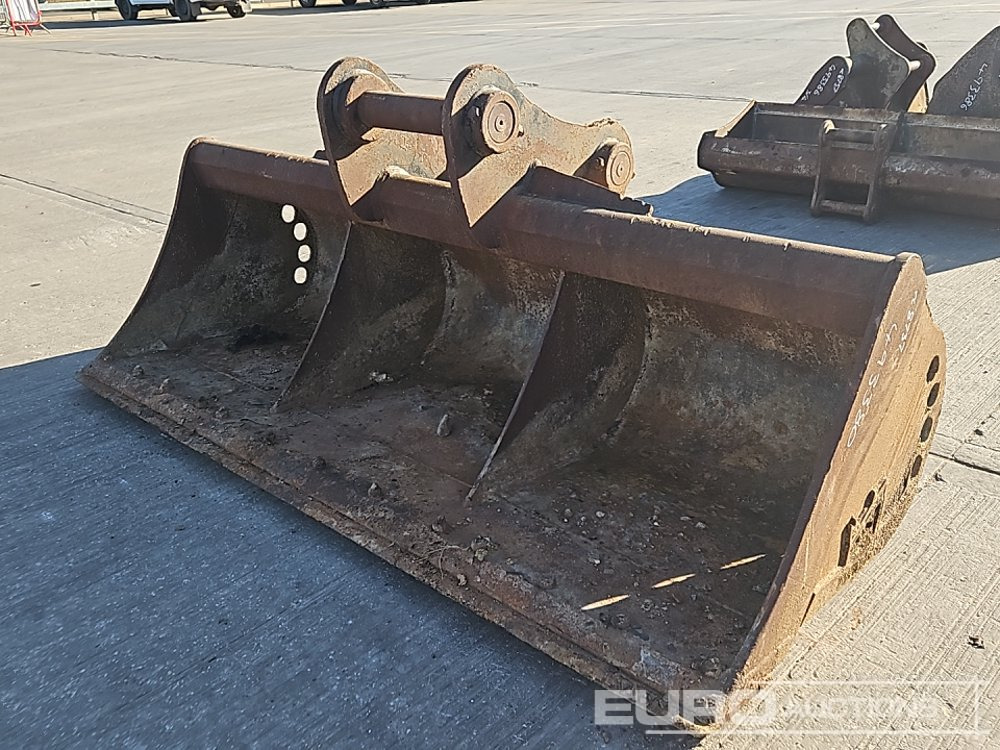 Rhinox 84" Ditching Bucket 80mm Pin to suit 20 Ton Excavator - Bucket: picture 1 Rhinox 84" Ditching Bucket 80mm Pin to suit 20 Ton Excavator - Bucket: picture 1