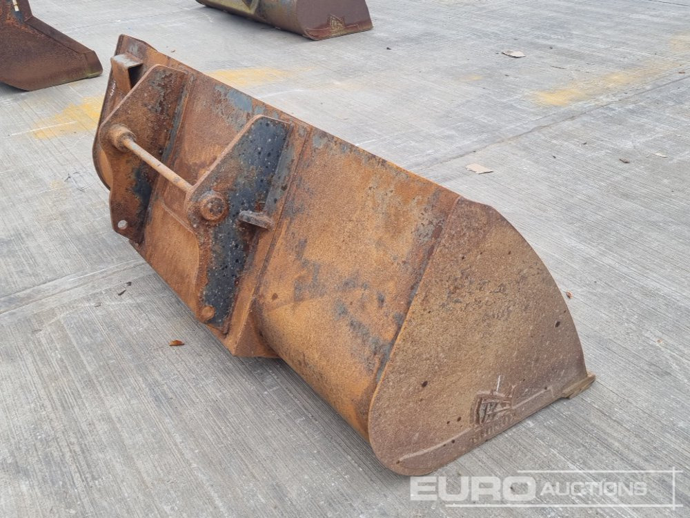 Rhinox 90" Loading Bucket to suit Telehandler - Bucket: picture 5 Rhinox 90" Loading Bucket to suit Telehandler - Bucket: picture 5