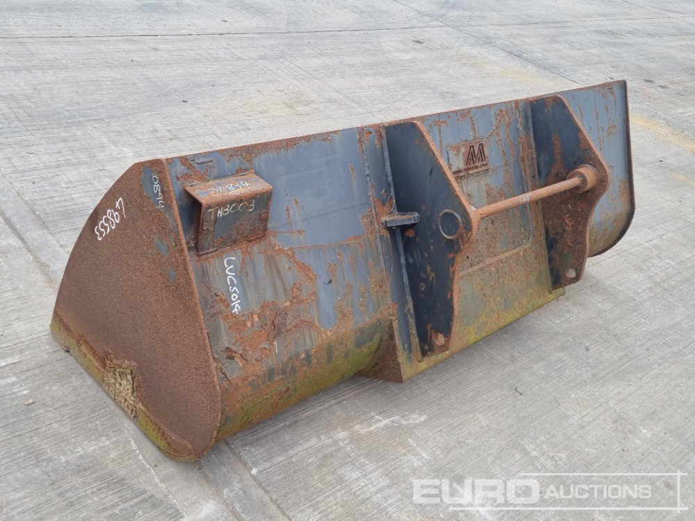Rhinox 90" Loading Bucket to suit Telehandler - Bucket: picture 3 Rhinox 90" Loading Bucket to suit Telehandler - Bucket: picture 3