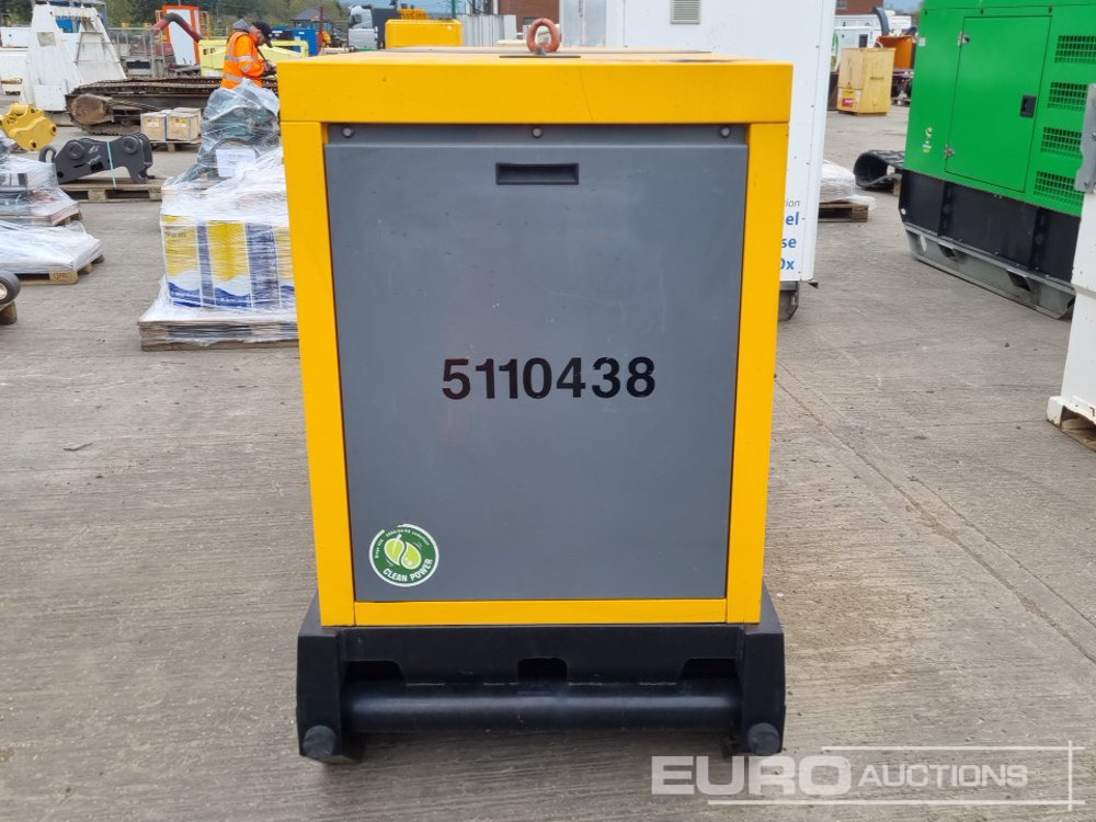 SDMO R33 - Generator set: picture 4 SDMO R33 - Generator set: picture 4