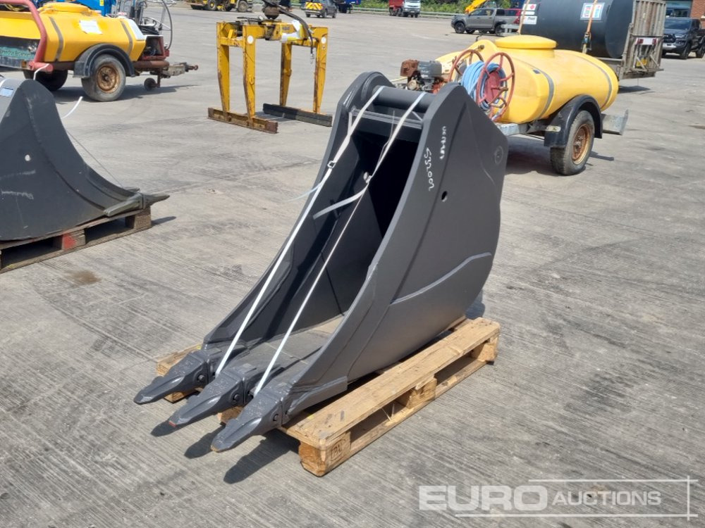 Unused 2024 Miller 18" Scoop Bucket 80mm Pin to suit 20 Ton Excavator - Bucket: picture 1 Unused 2024 Miller 18" Scoop Bucket 80mm Pin to suit 20 Ton Excavator - Bucket: picture 1