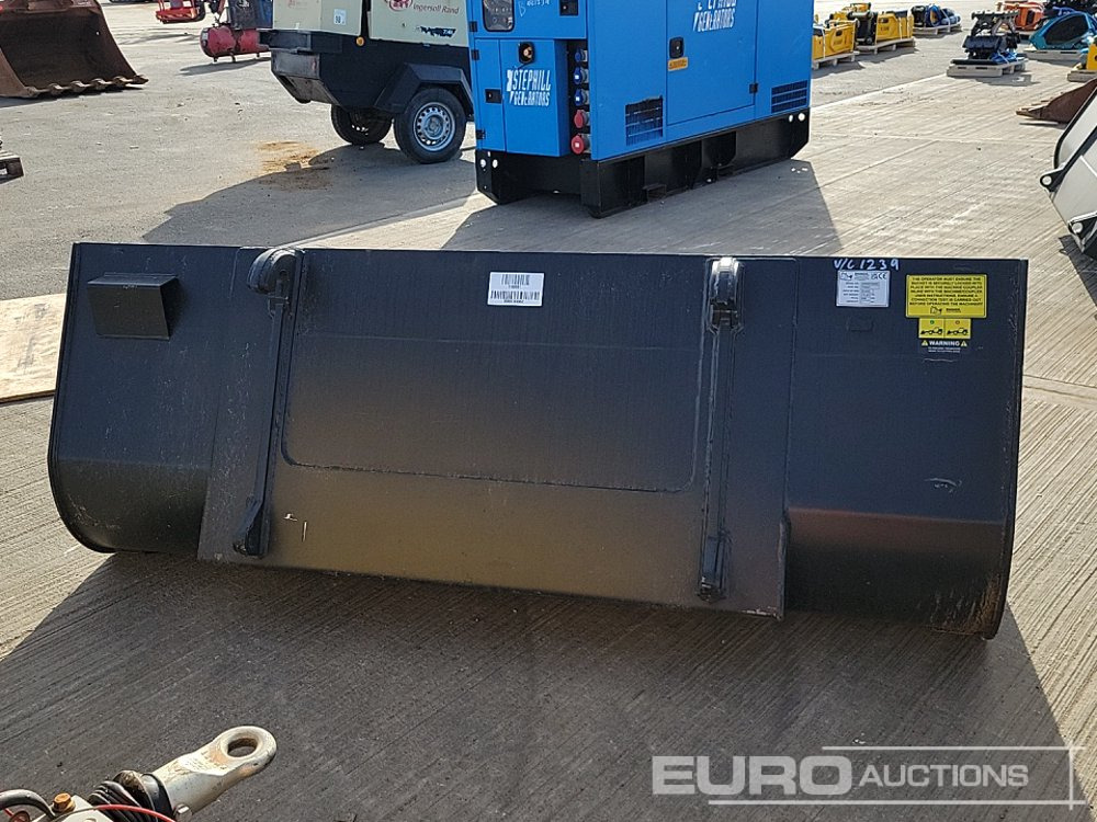 Unused 2025 Rhinox 90" Loading Bucket to suit Telehandler - Bucket: picture 4 Unused 2025 Rhinox 90" Loading Bucket to suit Telehandler - Bucket: picture 4