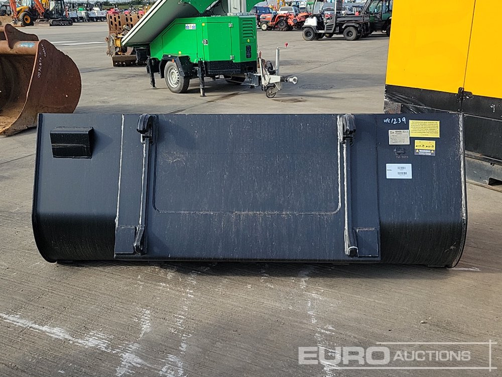 Unused 2025 Rhinox 90" Loading Bucket to suit Telehandler - Bucket: picture 4 Unused 2025 Rhinox 90" Loading Bucket to suit Telehandler - Bucket: picture 4