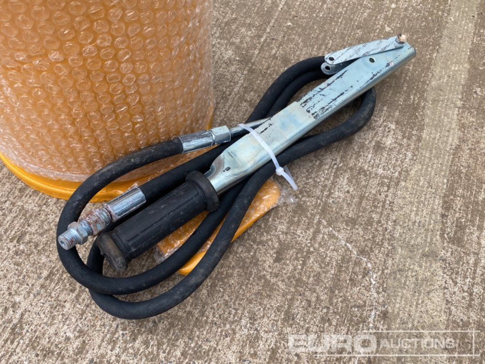 Unused Grease Bucket - Garage equipment: picture 2 Unused Grease Bucket - Garage equipment: picture 2