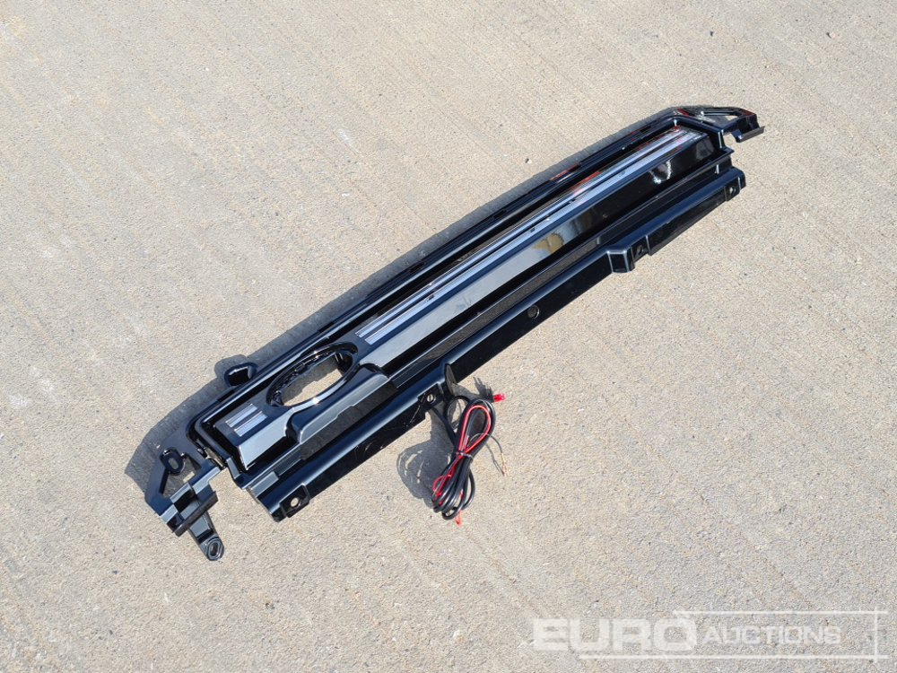 Unused Rydam Replacement LED Grill Sweep Light to suit Land Rover Defender - Construction equipment: picture 3 Unused Rydam Replacement LED Grill Sweep Light to suit Land Rover Defender - Construction equipment: picture 3