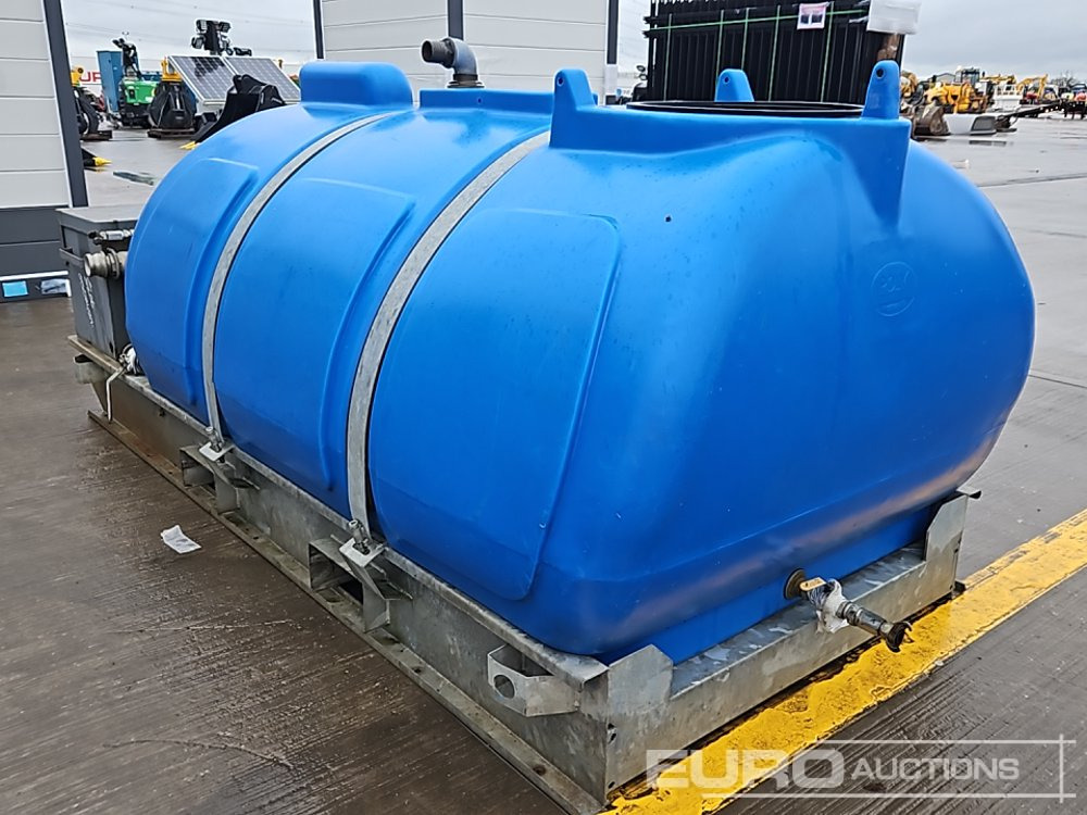 Western Skid Mounted Plastic Water Bowser, Petrol Pump - Storage tank: picture 3 Western Skid Mounted Plastic Water Bowser, Petrol Pump - Storage tank: picture 3