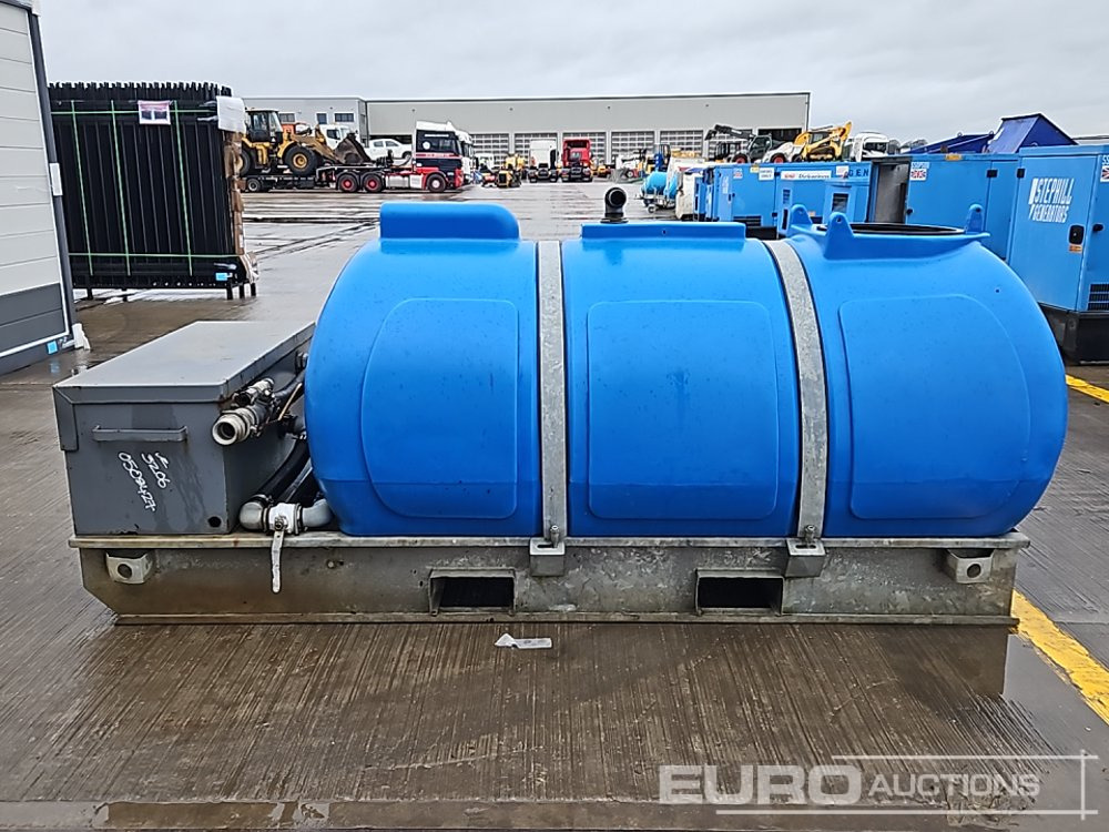 Western Skid Mounted Plastic Water Bowser, Petrol Pump - Storage tank: picture 2 Western Skid Mounted Plastic Water Bowser, Petrol Pump - Storage tank: picture 2