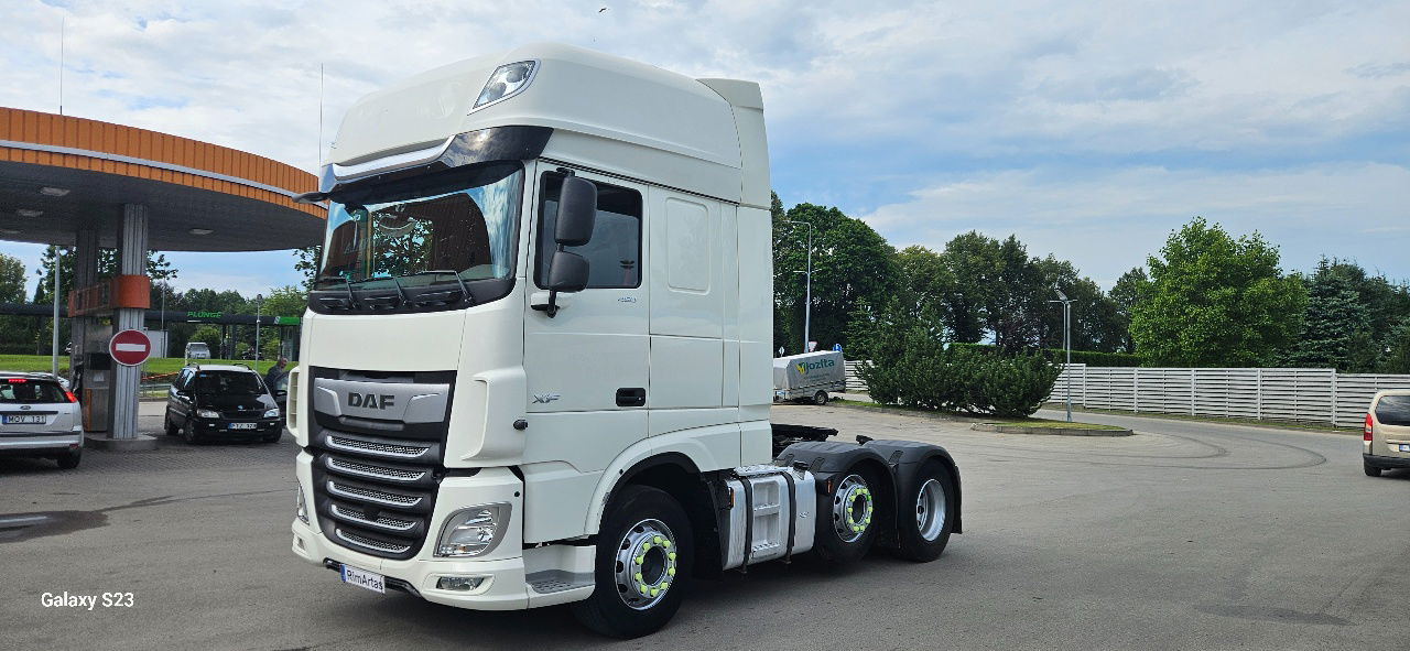 DAF XF 105.460 - Tractor truck: picture 1 DAF XF 105.460 - Tractor truck: picture 1