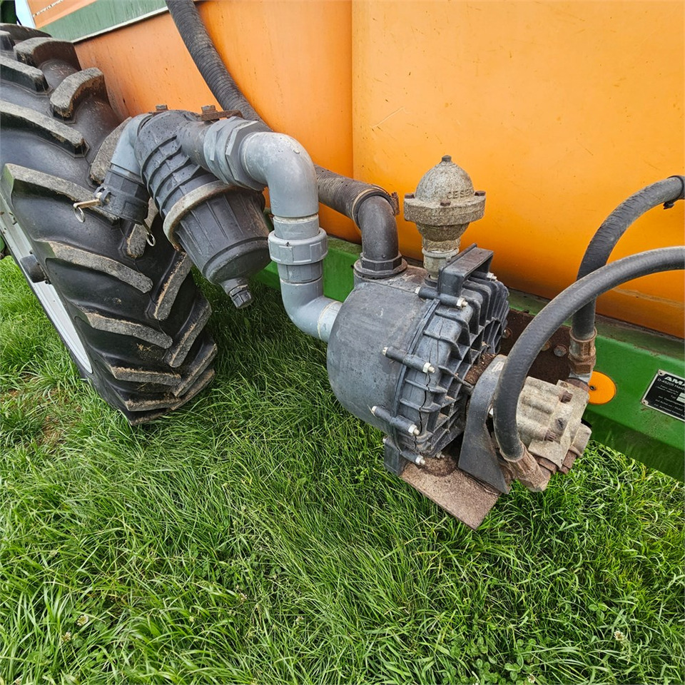 Sprayer Amazone UG 3000 Nova: picture 28