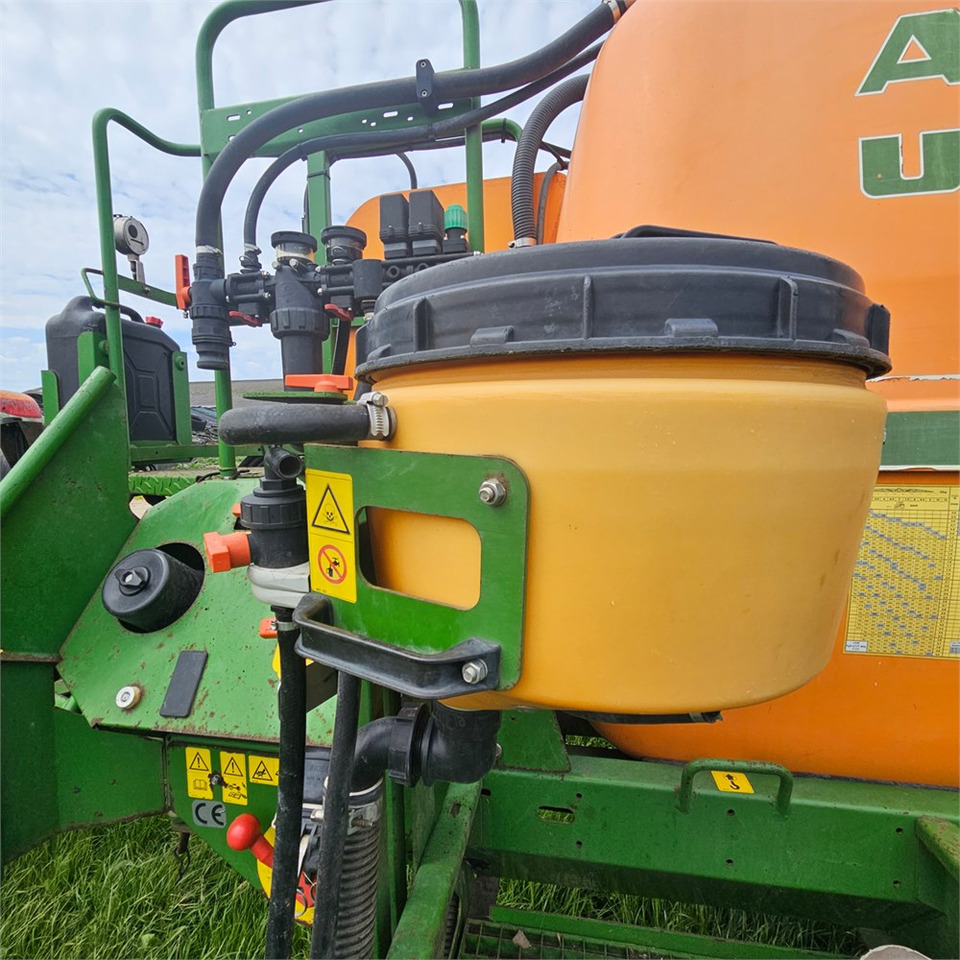Sprayer Amazone UG 3000 Nova: picture 24