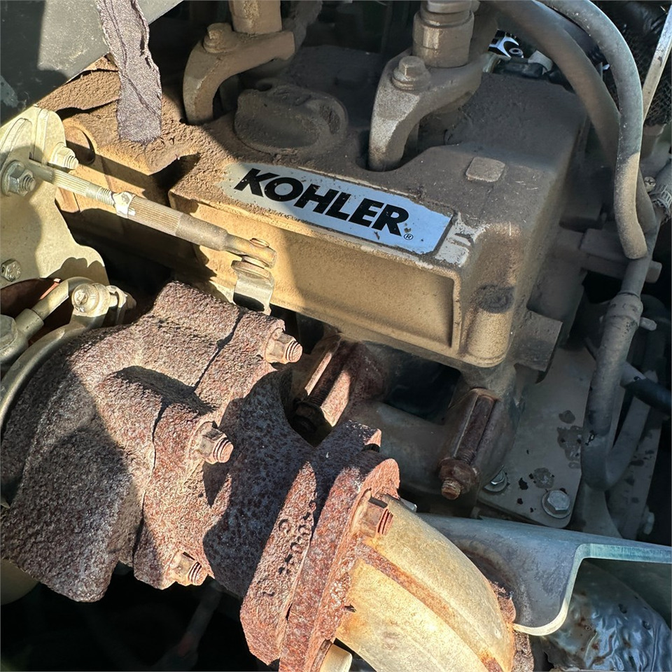 Wheel loader Avant 860 i: picture 34