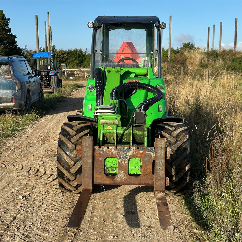 Wheel loader Avant 860 i: picture 15
