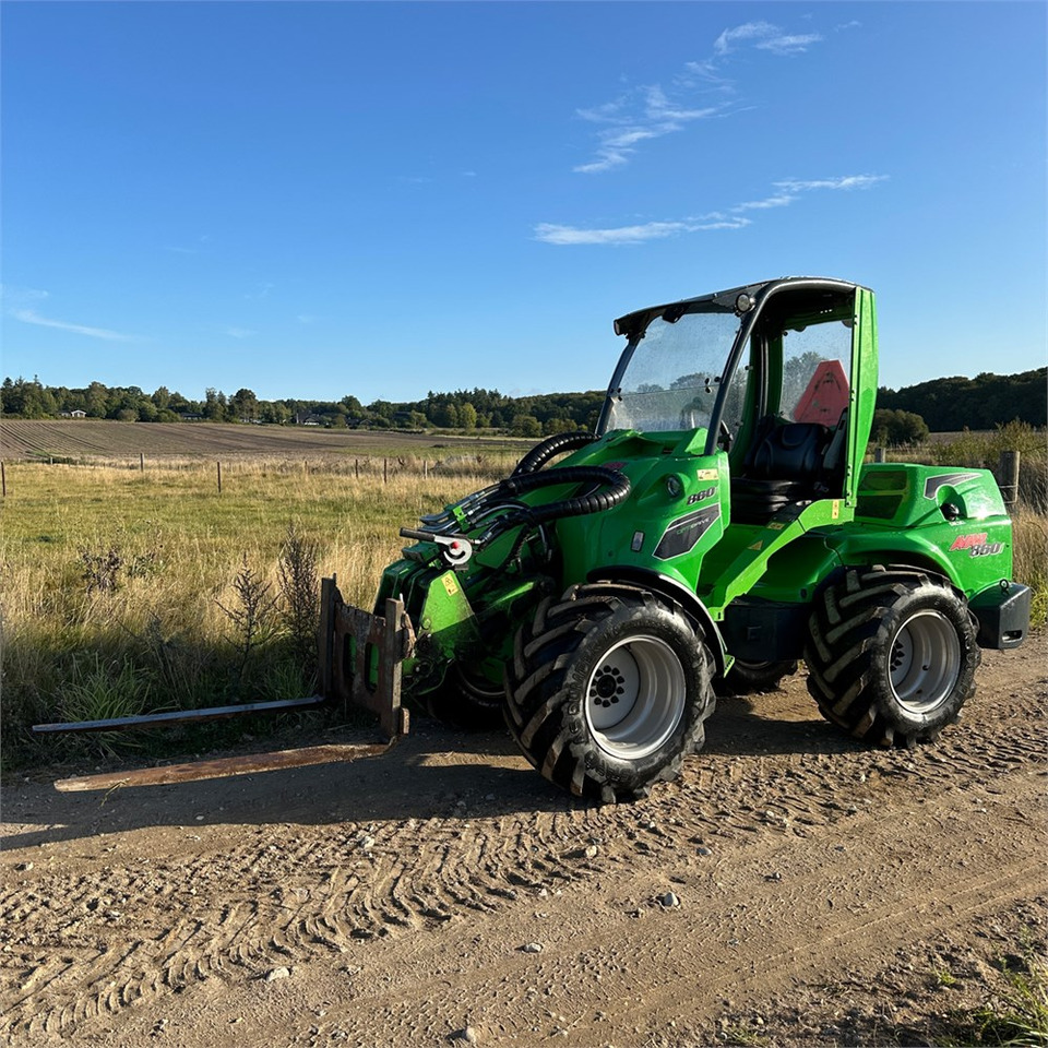 Wheel loader Avant 860 i: picture 13