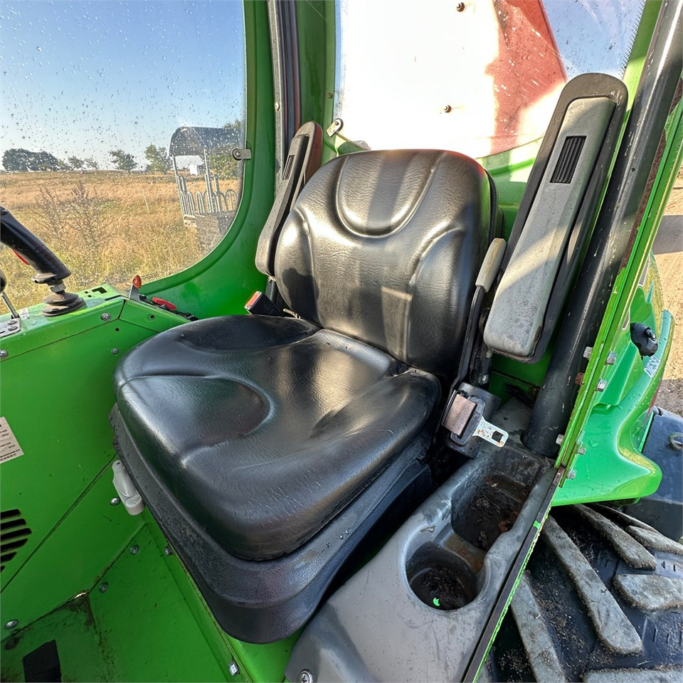 Wheel loader Avant 860 i: picture 17