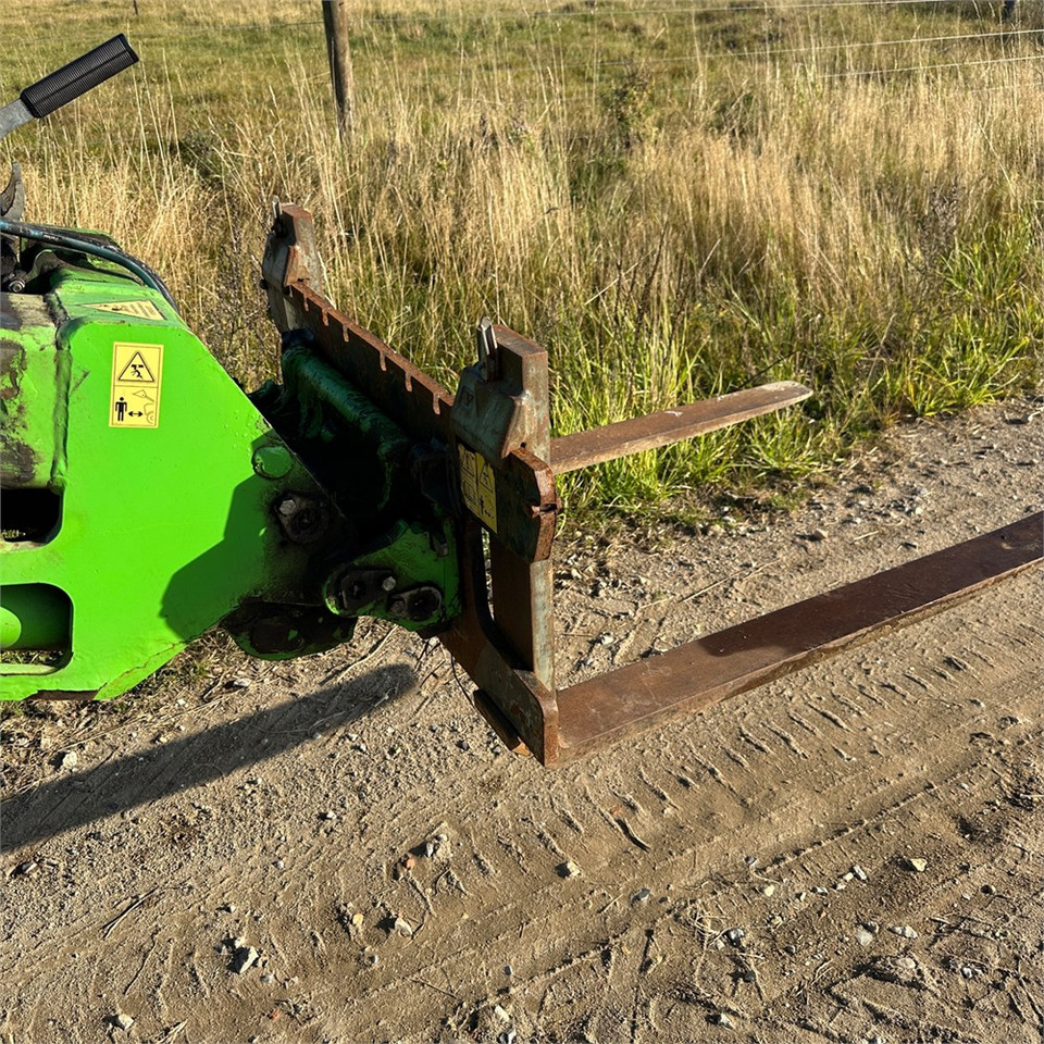 Wheel loader Avant 860 i: picture 27