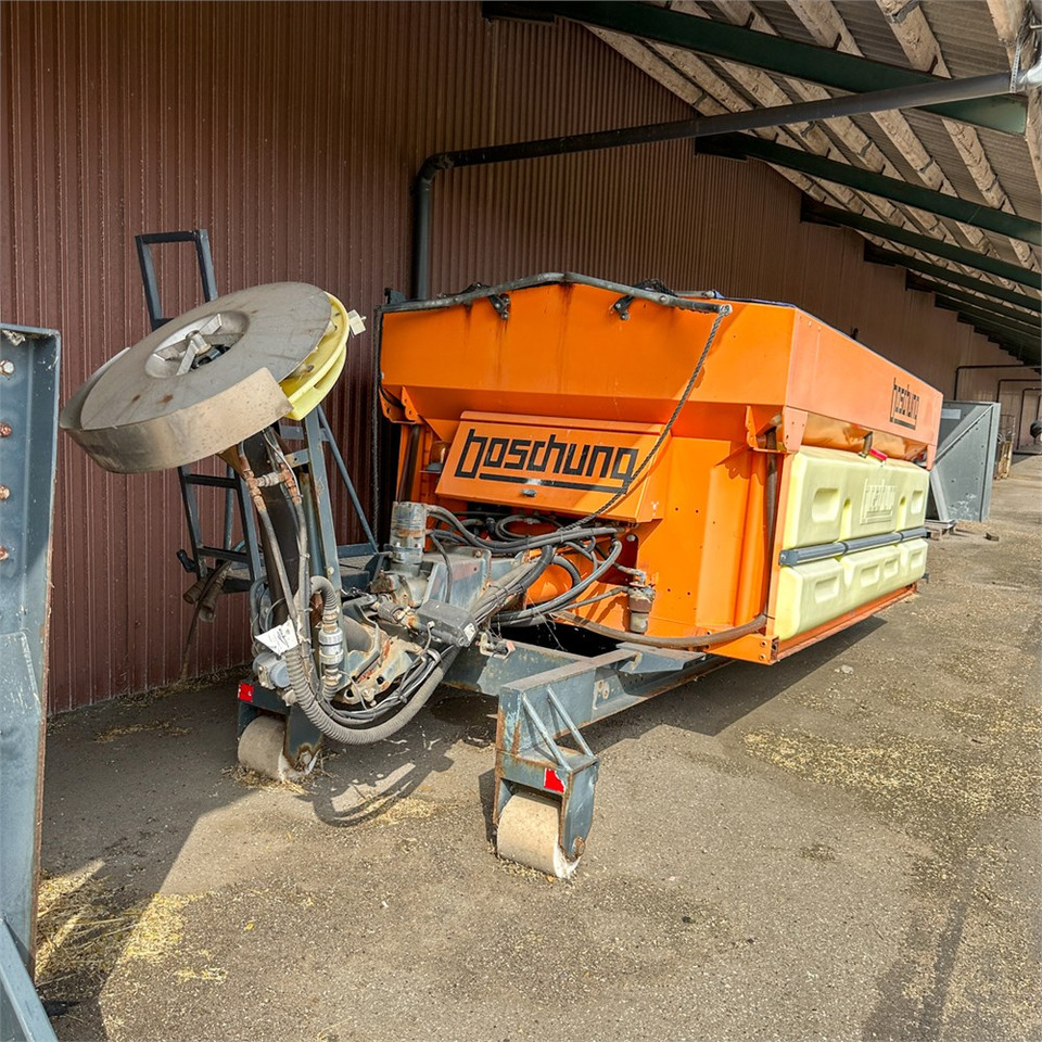Boschung Spreder IMSSN - Sand/ Salt spreader: picture 2 Boschung Spreder IMSSN - Sand/ Salt spreader: picture 2