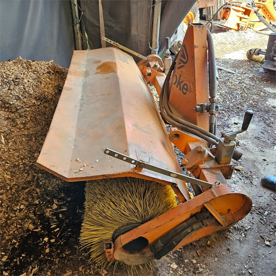 Epoke B200 - Broom: picture 1 Epoke B200 - Broom: picture 1