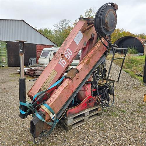 HMF 1560 - Truck mounted crane: picture 1 HMF 1560 - Truck mounted crane: picture 1