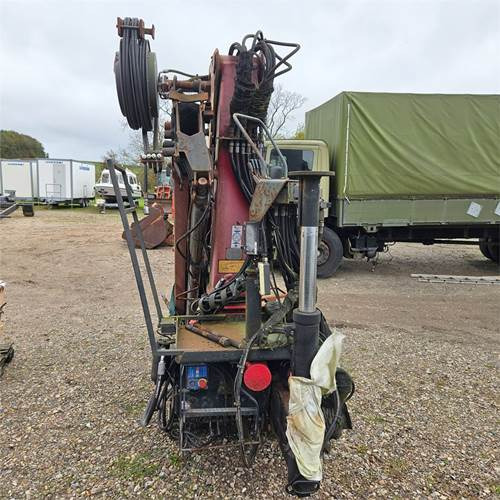 HMF 1560 - Truck mounted crane: picture 3 HMF 1560 - Truck mounted crane: picture 3