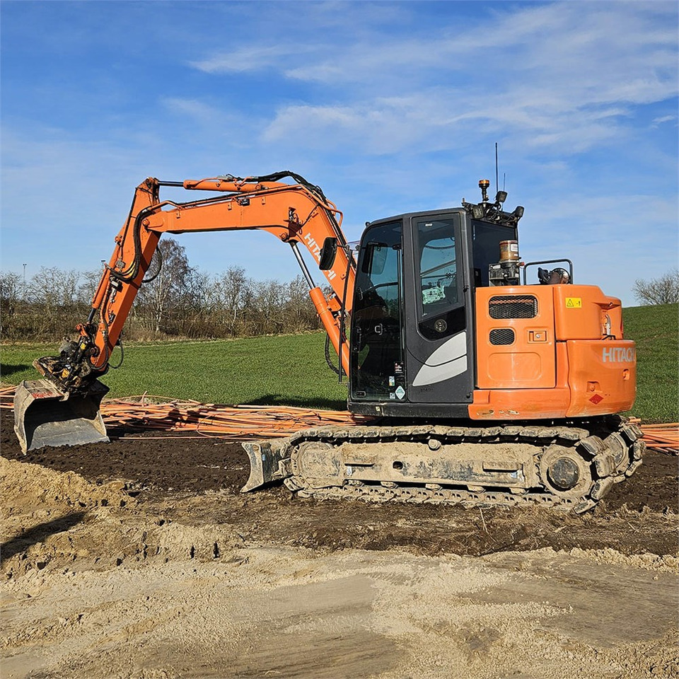 Hitachi ZX85USB-6 - Mini excavator: picture 1 Hitachi ZX85USB-6 - Mini excavator: picture 1