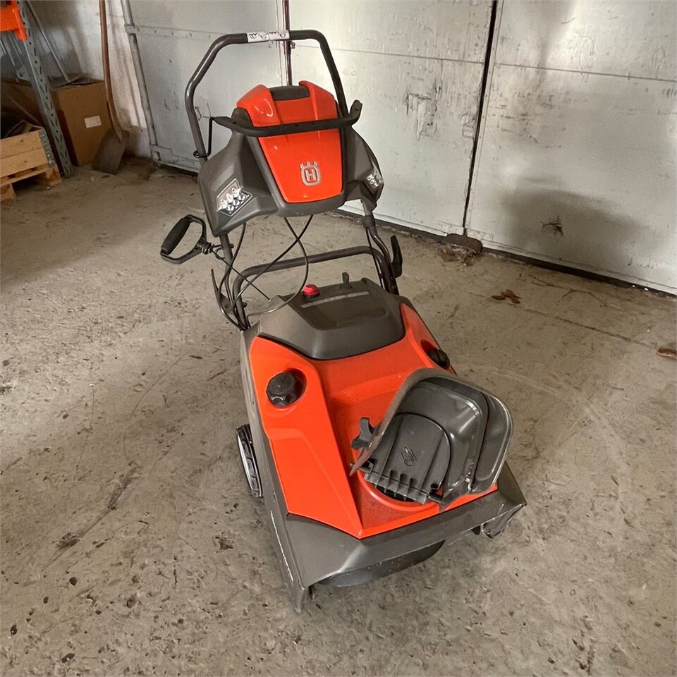 Husqvarna ST 121 E - Garden equipment: picture 3 Husqvarna ST 121 E - Garden equipment: picture 3