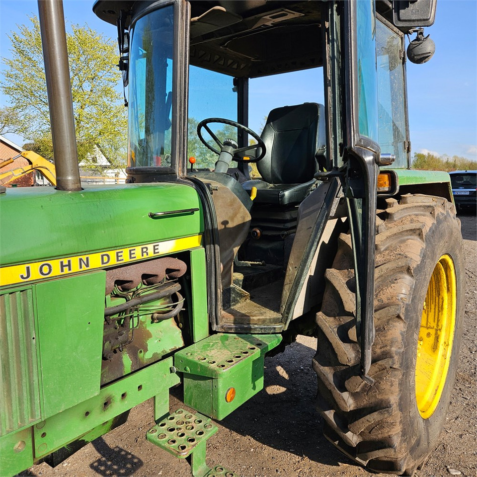 Farm tractor John Deere 2040: picture 7