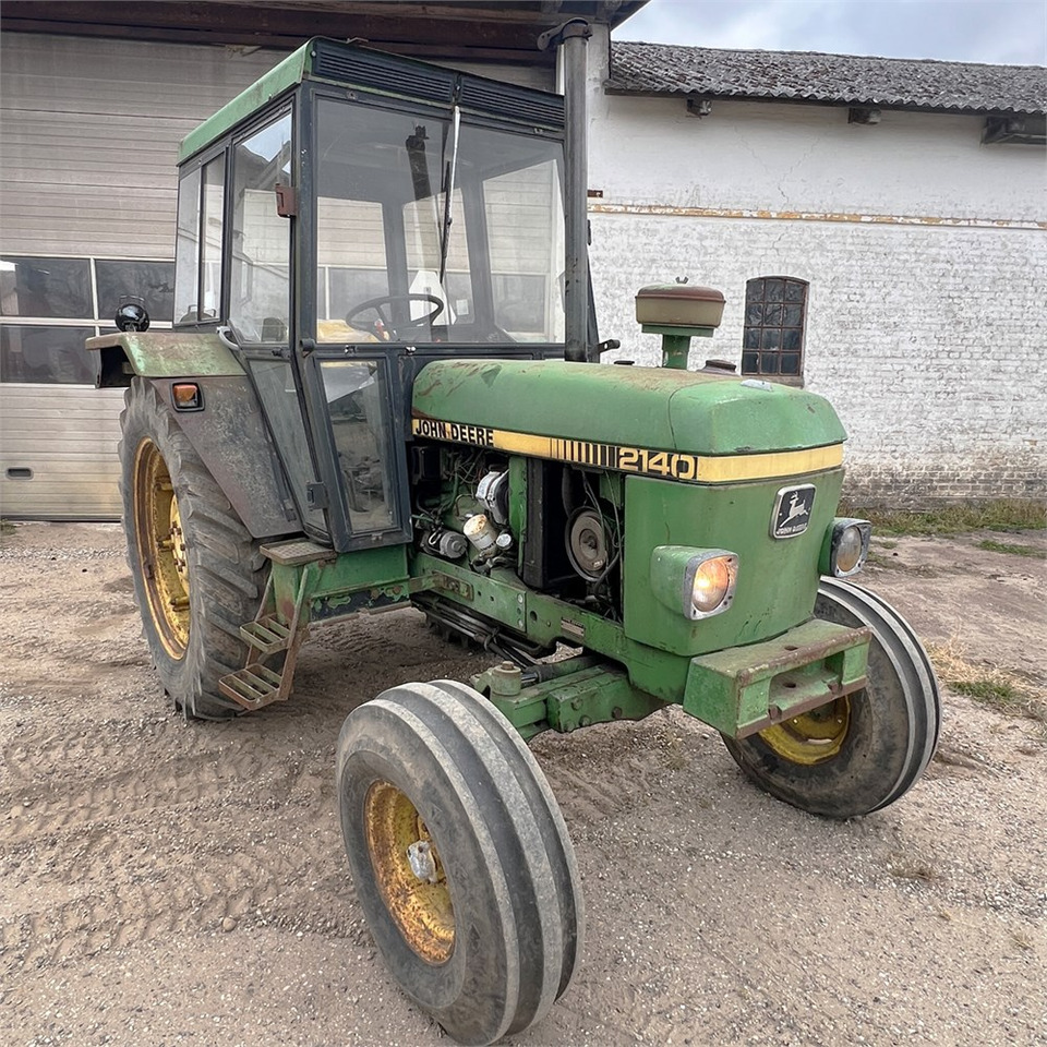 John Deere 2140 leasing John Deere 2140: picture 6