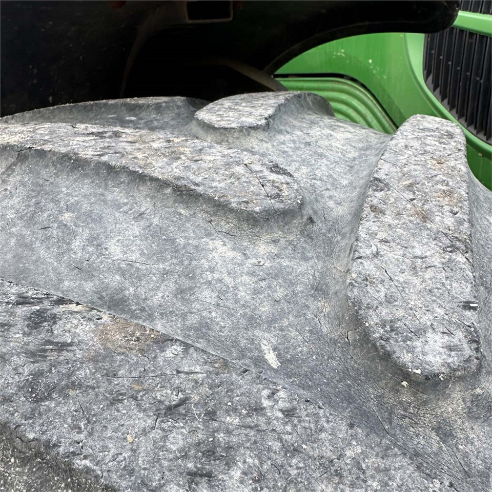 Farm tractor John Deere 7530: picture 47 Farm tractor John Deere 7530: picture 47