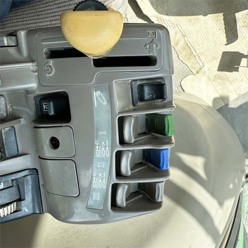 Farm tractor John Deere 7530: picture 18 Farm tractor John Deere 7530: picture 18