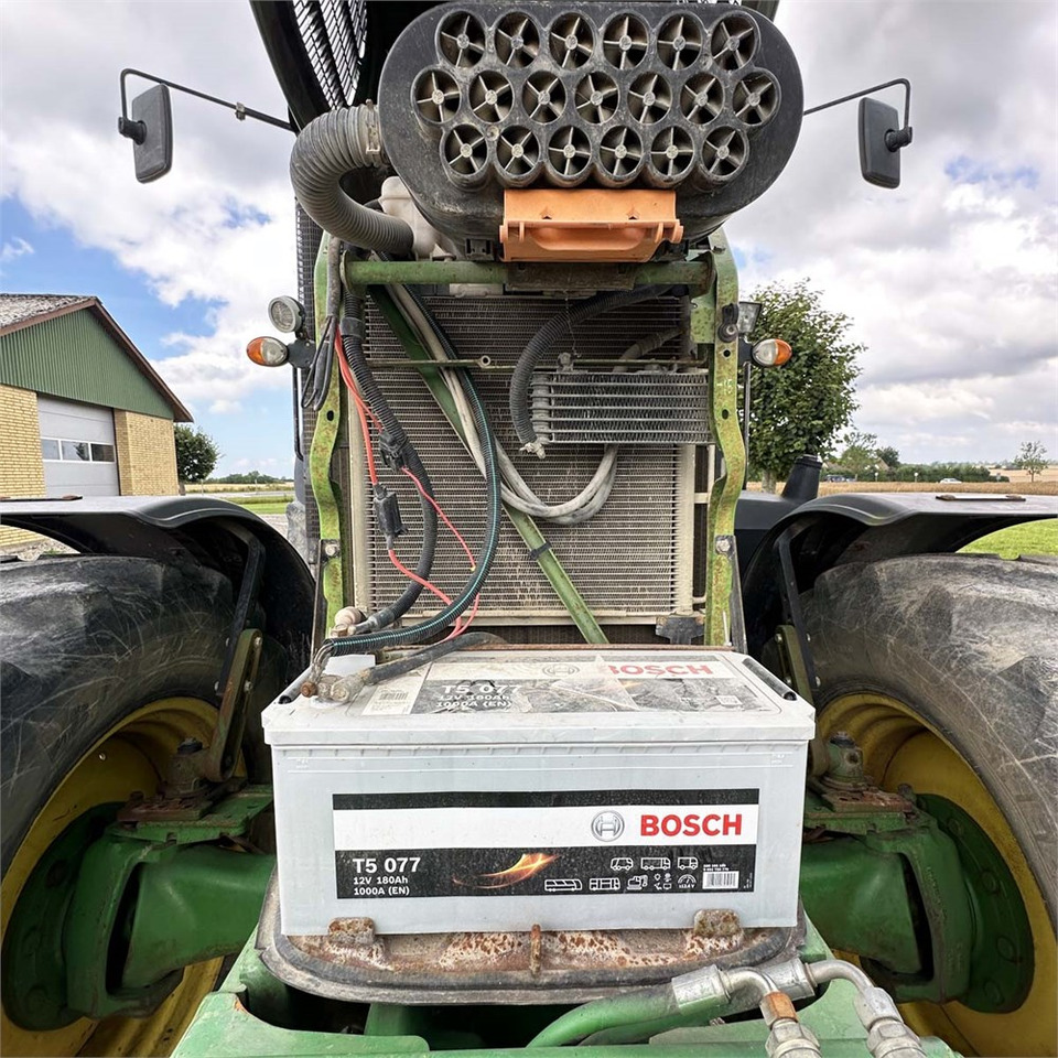 Farm tractor John Deere 7530: picture 26 Farm tractor John Deere 7530: picture 26