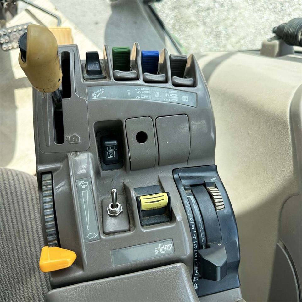 Farm tractor John Deere 7530: picture 12 Farm tractor John Deere 7530: picture 12