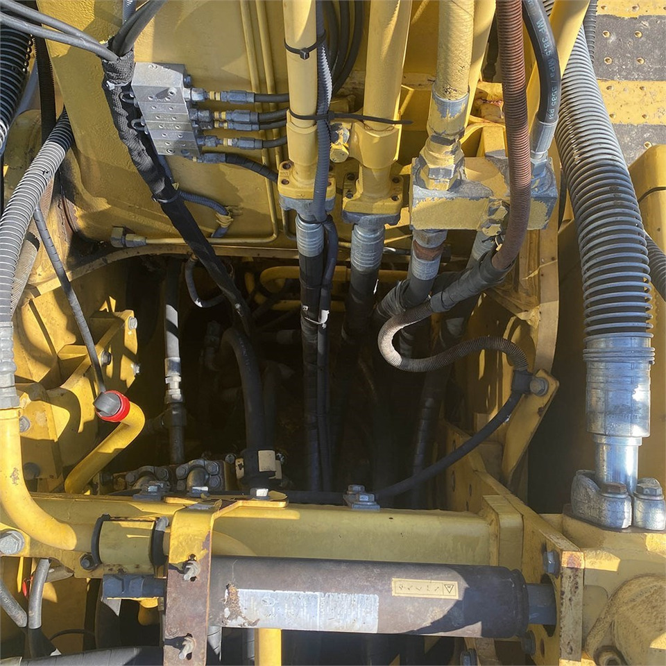 Crawler excavator Komatsu PC210 LC-8K: picture 26 Crawler excavator Komatsu PC210 LC-8K: picture 26