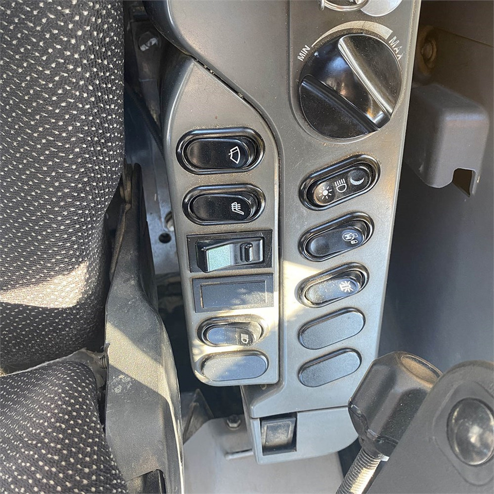 Crawler excavator Komatsu PC210 LC-8K: picture 17 Crawler excavator Komatsu PC210 LC-8K: picture 17