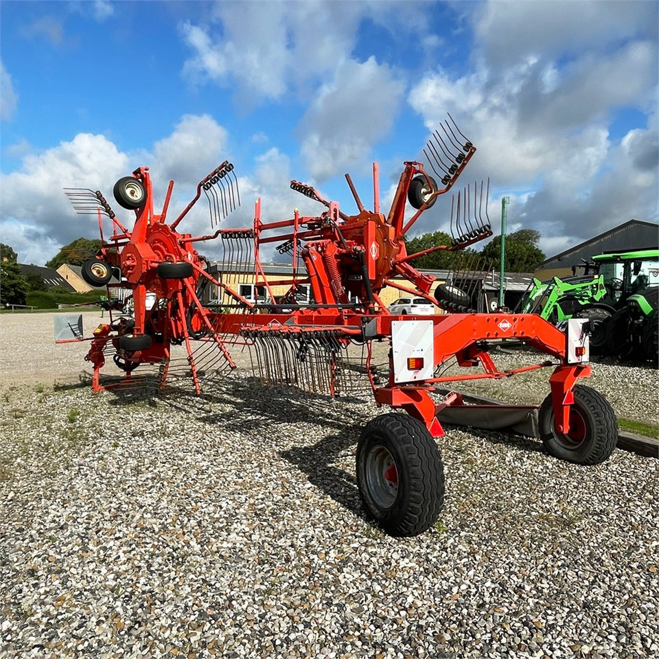 Kuhn GA8020 - Tedding equipment: picture 3 Kuhn GA8020 - Tedding equipment: picture 3