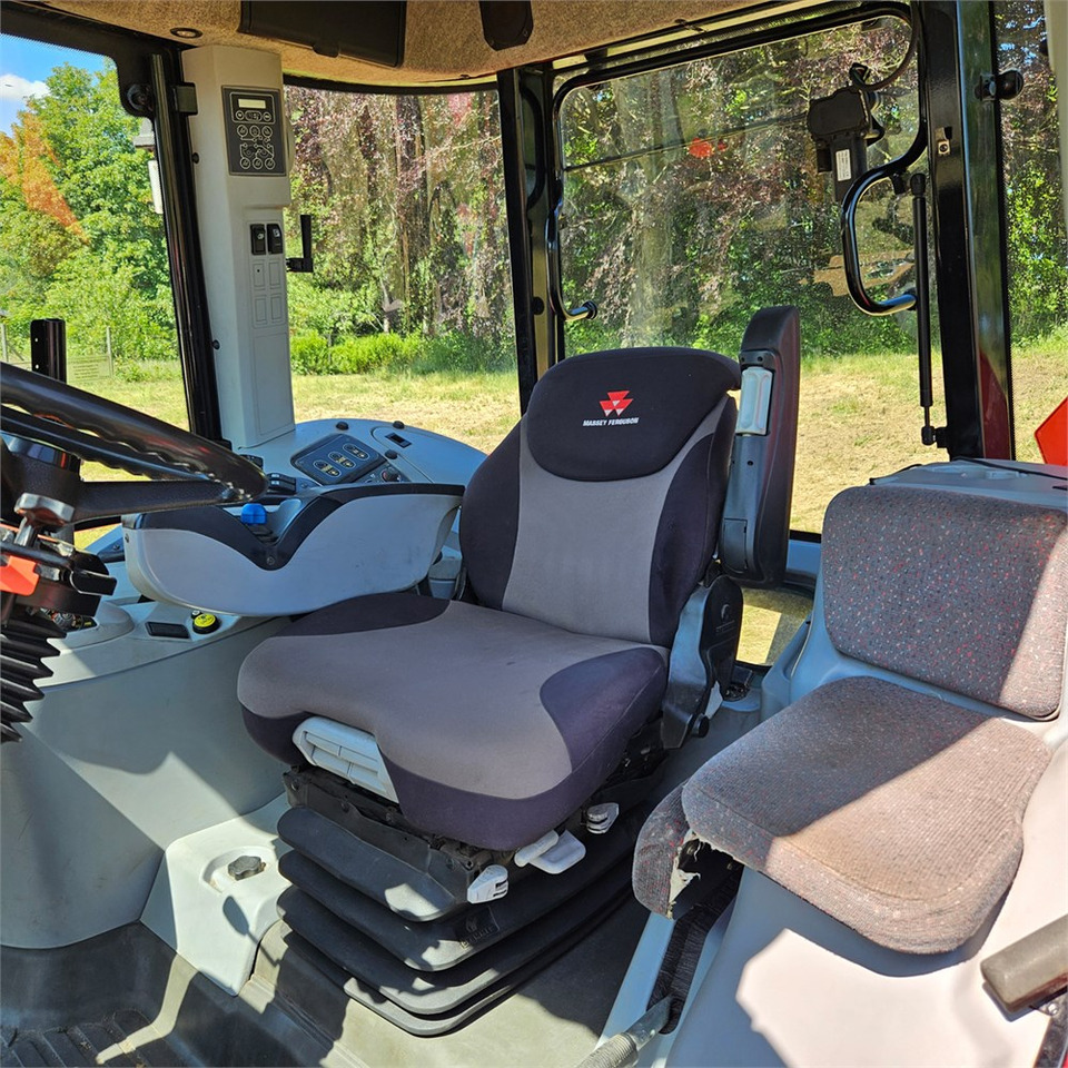 Farm tractor Massey Ferguson MF 8470 Dyna VT: picture 11
