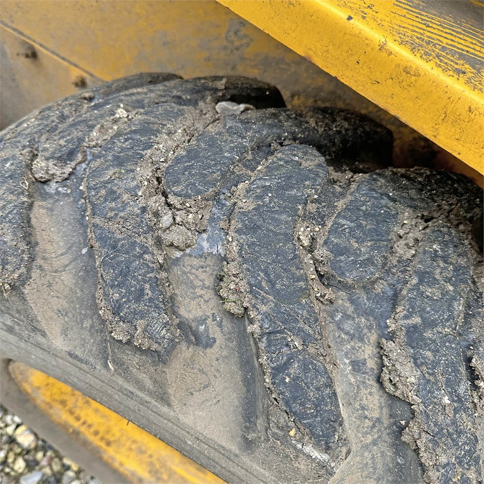 Skid steer loader Massey Ferguson MF506: picture 40