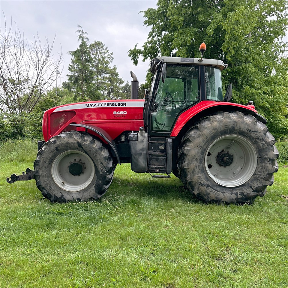 Massey Ferguson MF8460 Dyna-VT - Farm tractor: picture 4 Massey Ferguson MF8460 Dyna-VT - Farm tractor: picture 4