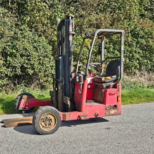 Moffett M4 25.3 - Truck mounted forklift: picture 5 Moffett M4 25.3 - Truck mounted forklift: picture 5