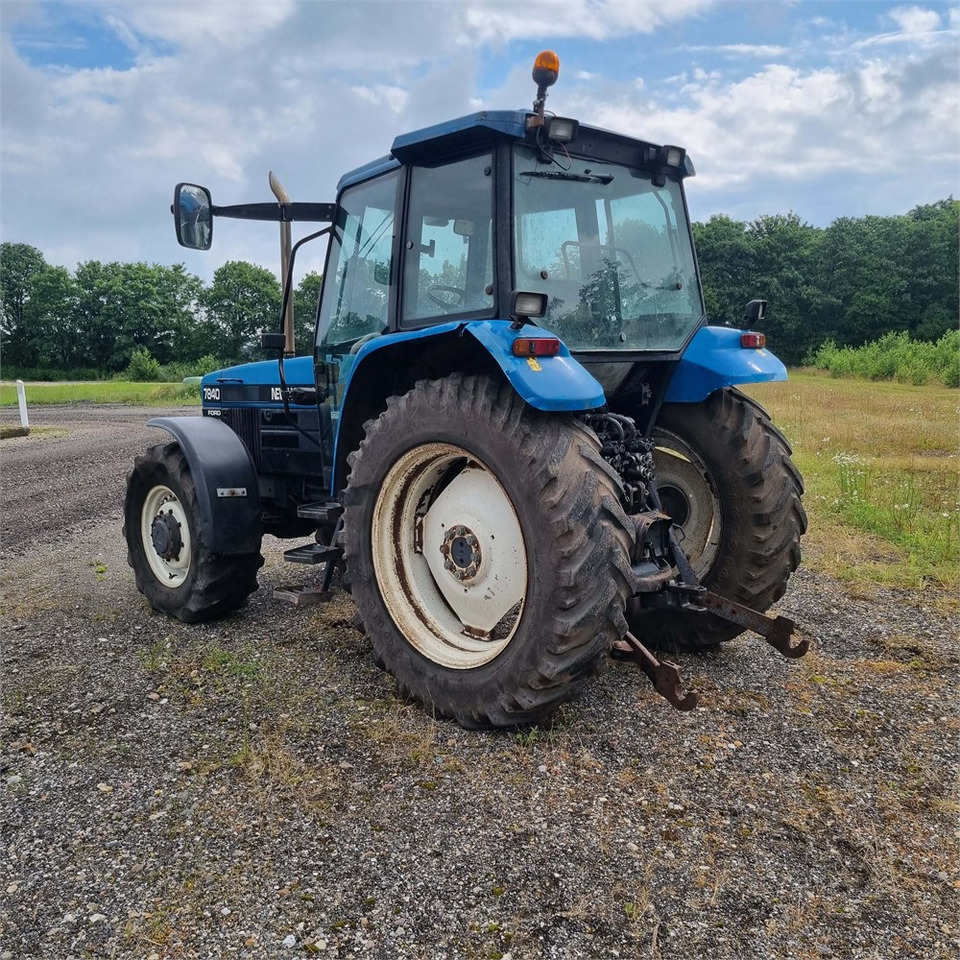 New Holland 7840 - Farm tractor: picture 5 New Holland 7840 - Farm tractor: picture 5