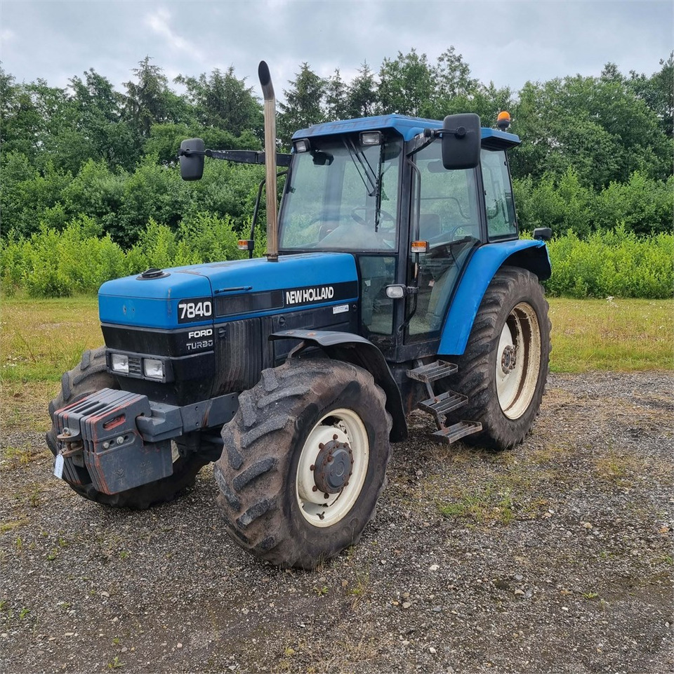 New Holland 7840 - Farm tractor: picture 1 New Holland 7840 - Farm tractor: picture 1