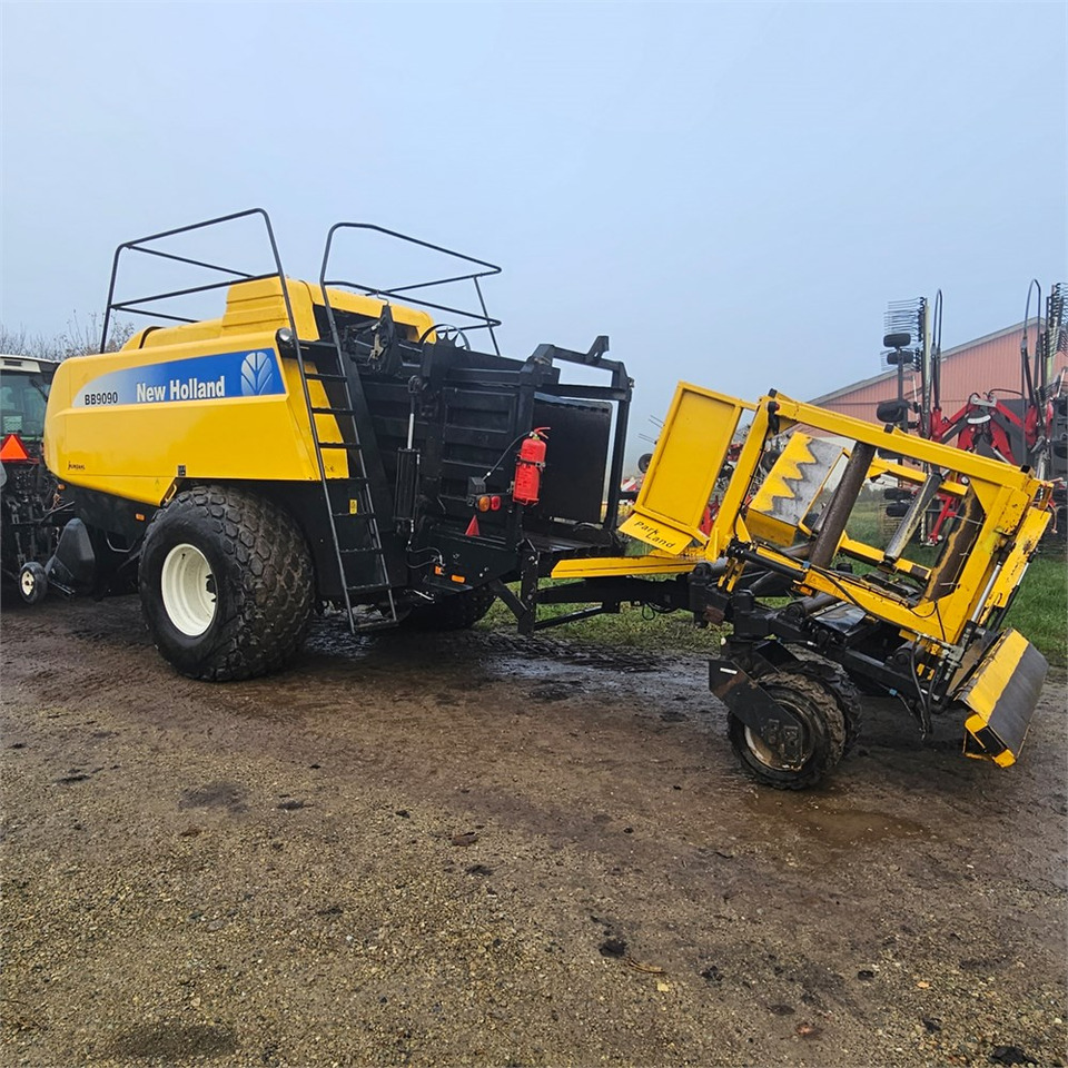 New Holland BB9090 - Tedding equipment: picture 4 New Holland BB9090 - Tedding equipment: picture 4