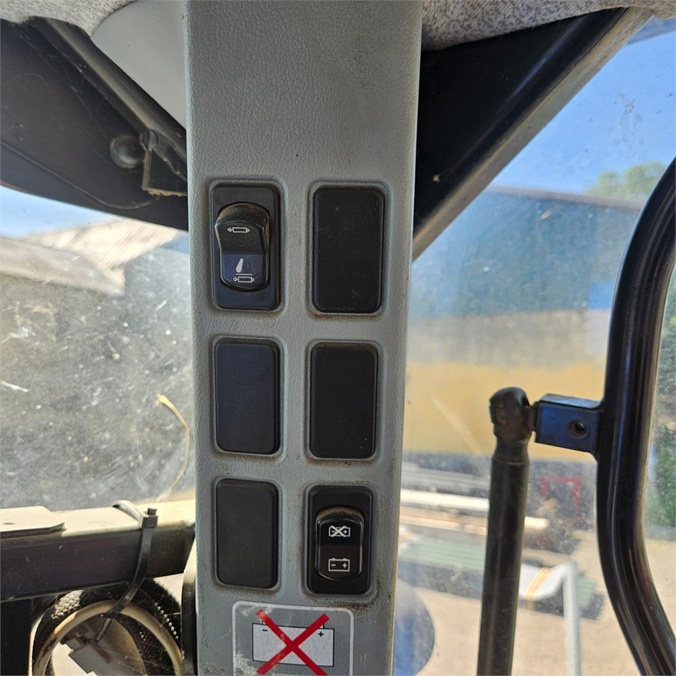 Farm tractor New Holland T7.235 Power Command: picture 24