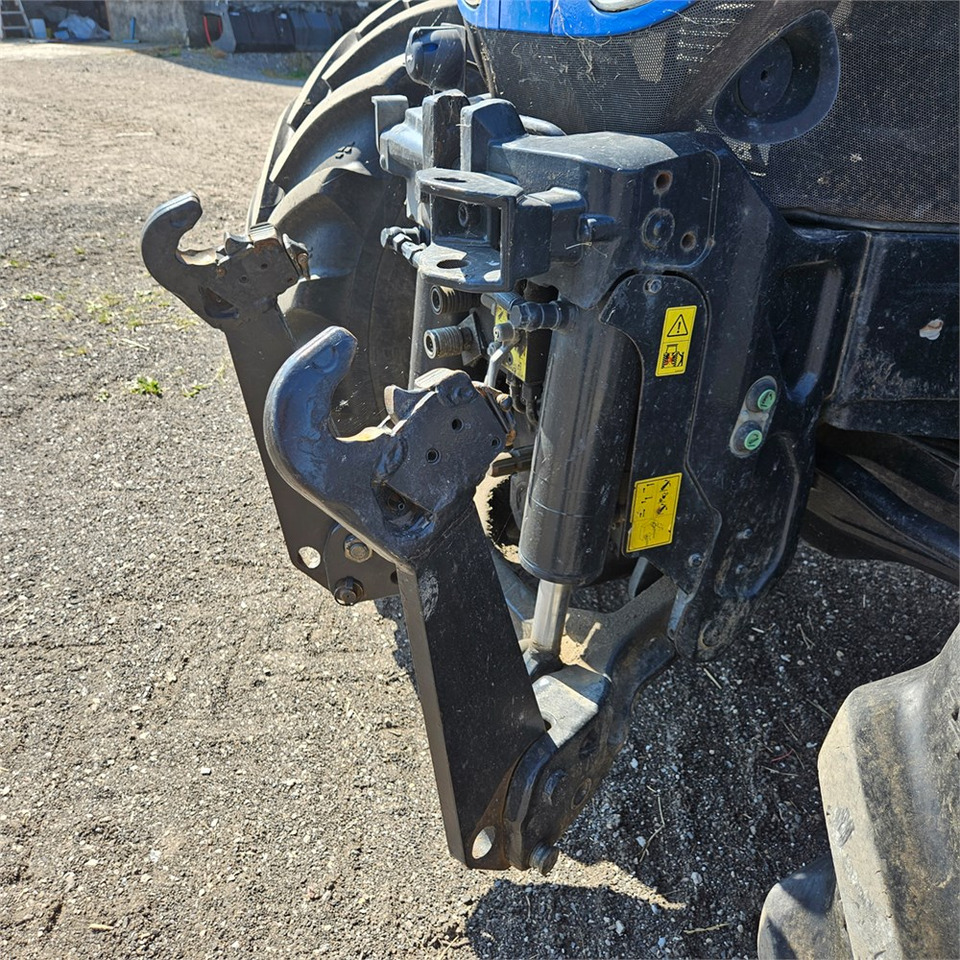 Farm tractor New Holland T7.235 Power Command: picture 30